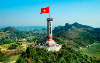 Cột cờ Lũng Cú