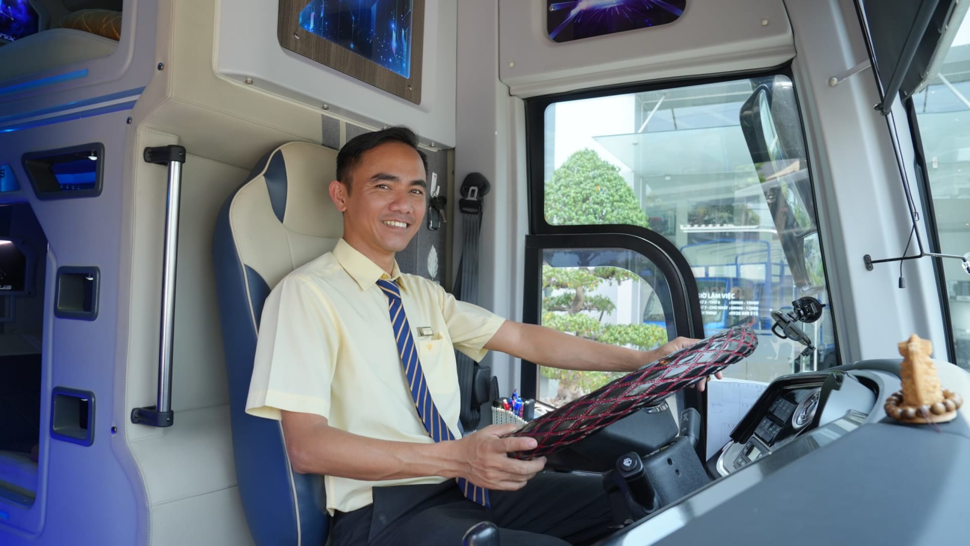 Tuyển dụng tài xế dấu D, E trung chuyển