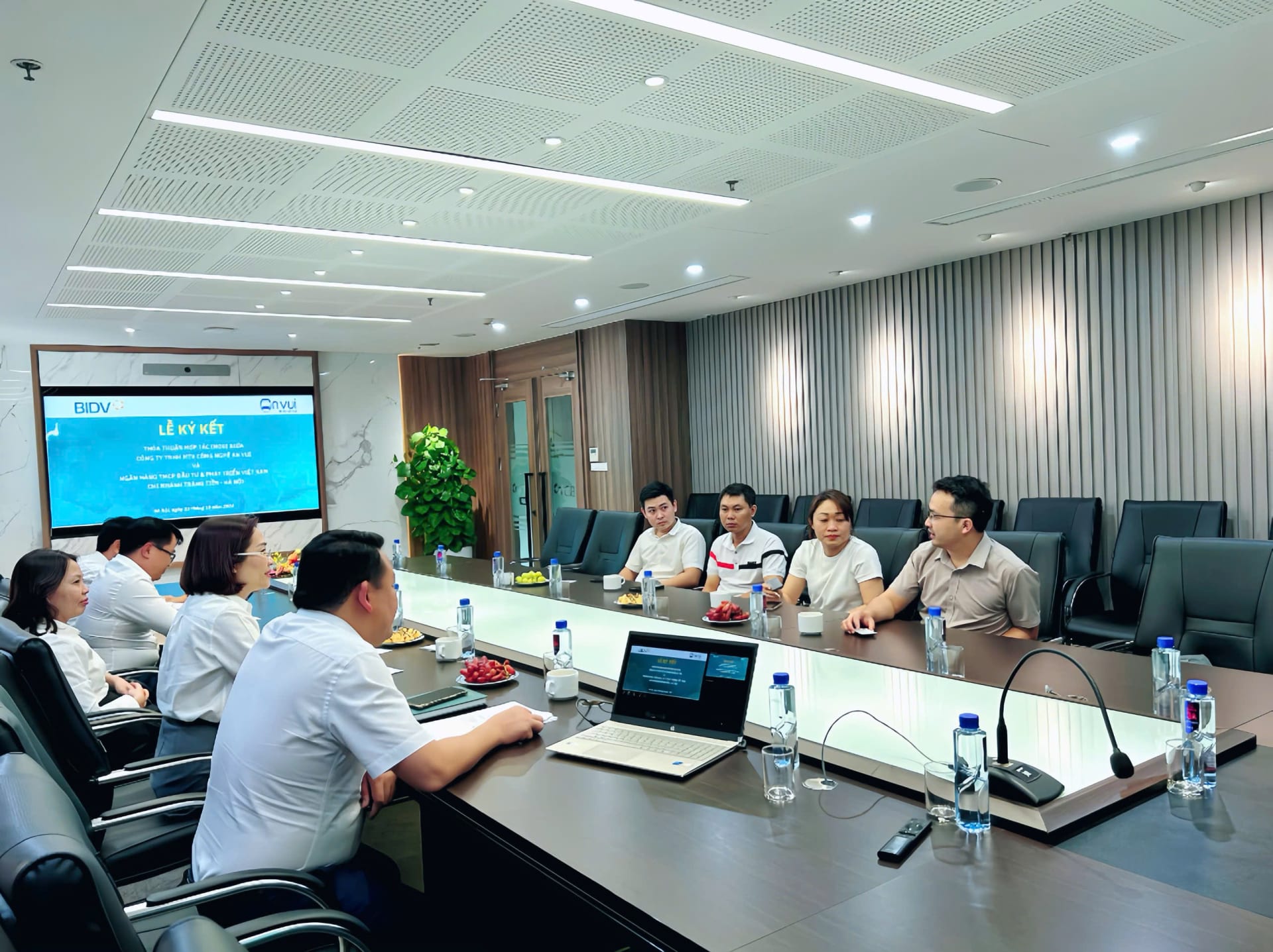 Chuyển Đổi Số: “Bến Xe Điện Tử” – Bước Nhảy Chiến Lược Cho Ngành Vận Tải